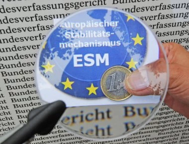 Εγκρίθηκε η τελευταία δόση των 15 δισ. ευρώ από τον ESM